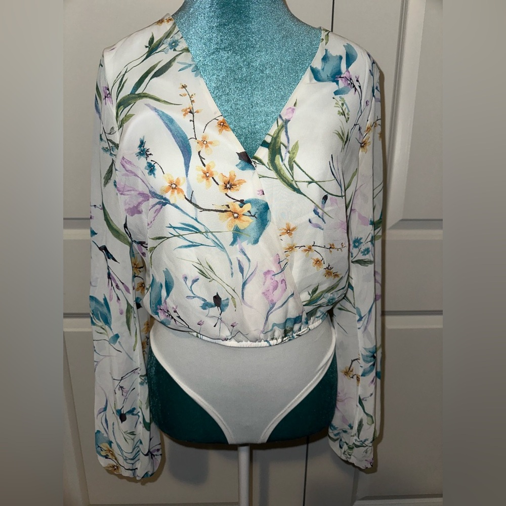 Floral bodysuit 👚✨